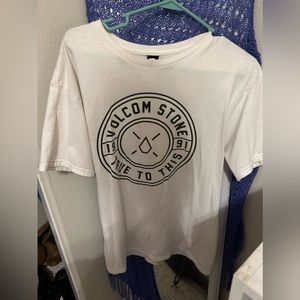 Size M, white mens shirt